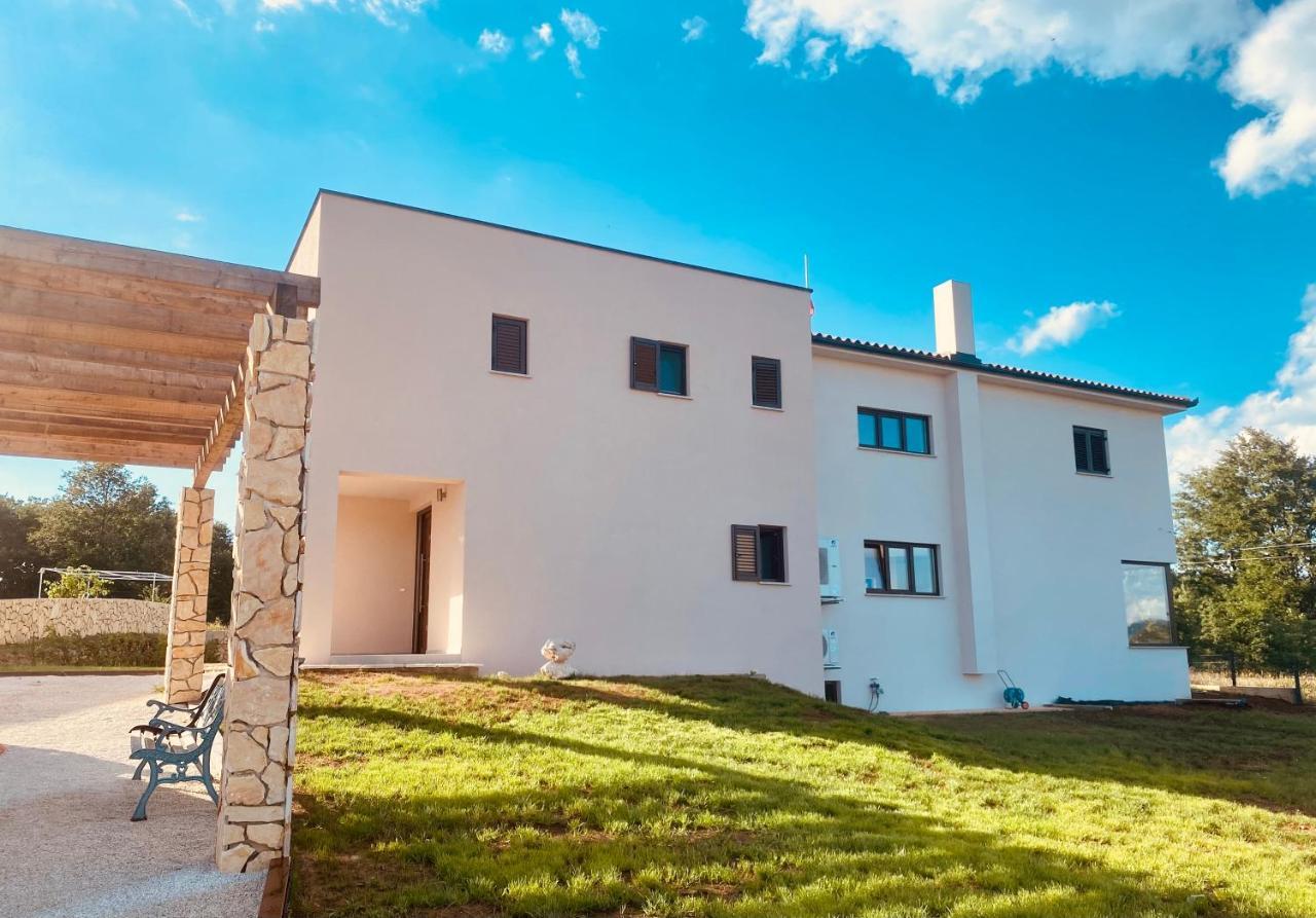 Villa Fluggi Near Labin Santalezi Eksteriør bilde