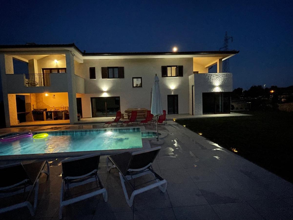 Villa Fluggi Near Labin Santalezi Eksteriør bilde