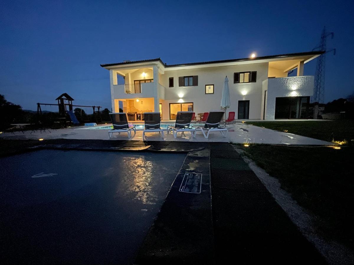 Villa Fluggi Near Labin Santalezi Eksteriør bilde