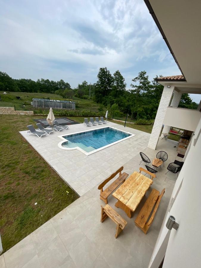 Villa Fluggi Near Labin Santalezi Eksteriør bilde